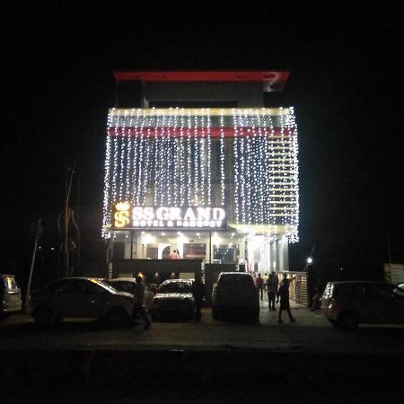 Hotel Ss Grand 勒克瑙 外观 照片