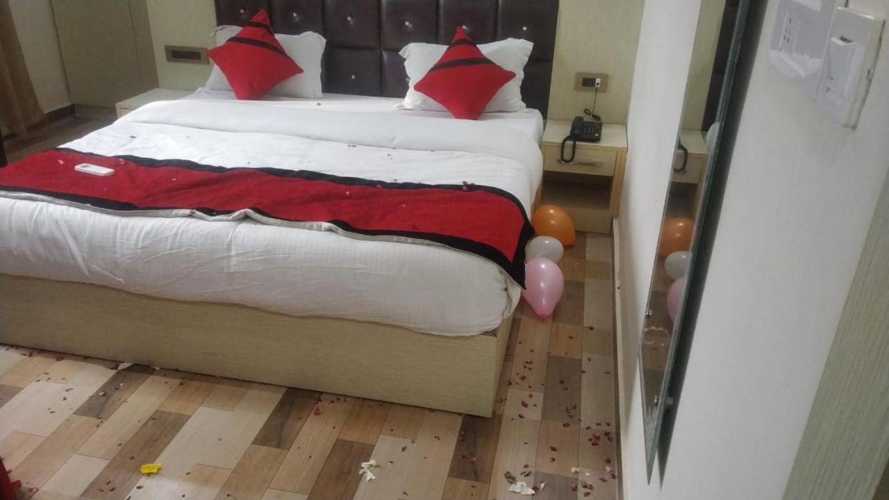 Hotel Ss Grand 勒克瑙 外观 照片