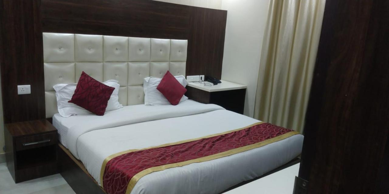 Hotel Ss Grand 勒克瑙 外观 照片